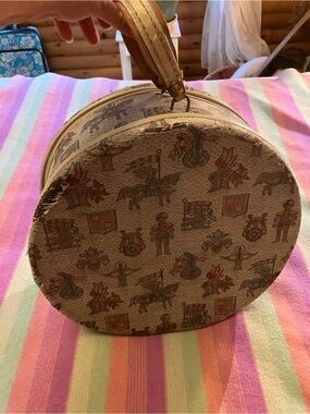 Mcm 1950’s zip around suitcase with castle knight theme carry All by Munro